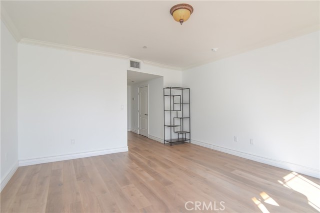Detail Gallery Image 25 of 28 For 11911 Mayfield Ave #102,  Los Angeles,  CA 90049 - 3 Beds | 2/1 Baths