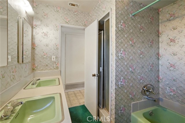 Detail Gallery Image 10 of 21 For 13218 Community St, Sun Valley,  CA 91352 - 3 Beds | 1/1 Baths