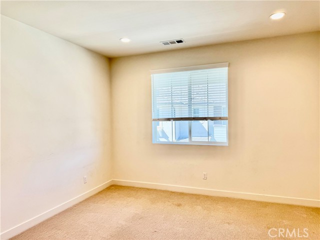 Detail Gallery Image 7 of 24 For 4230 S Hollyhock Paseo #80,  Ontario,  CA 91761 - 3 Beds | 2/1 Baths