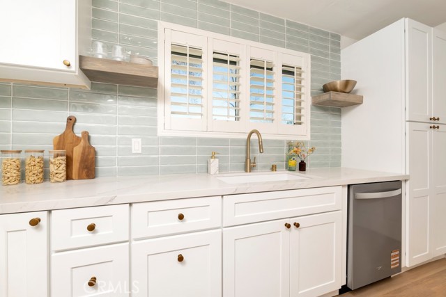 Detail Gallery Image 10 of 23 For 19844 Hemmingway St, Winnetka,  CA 91306 - 4 Beds | 2 Baths