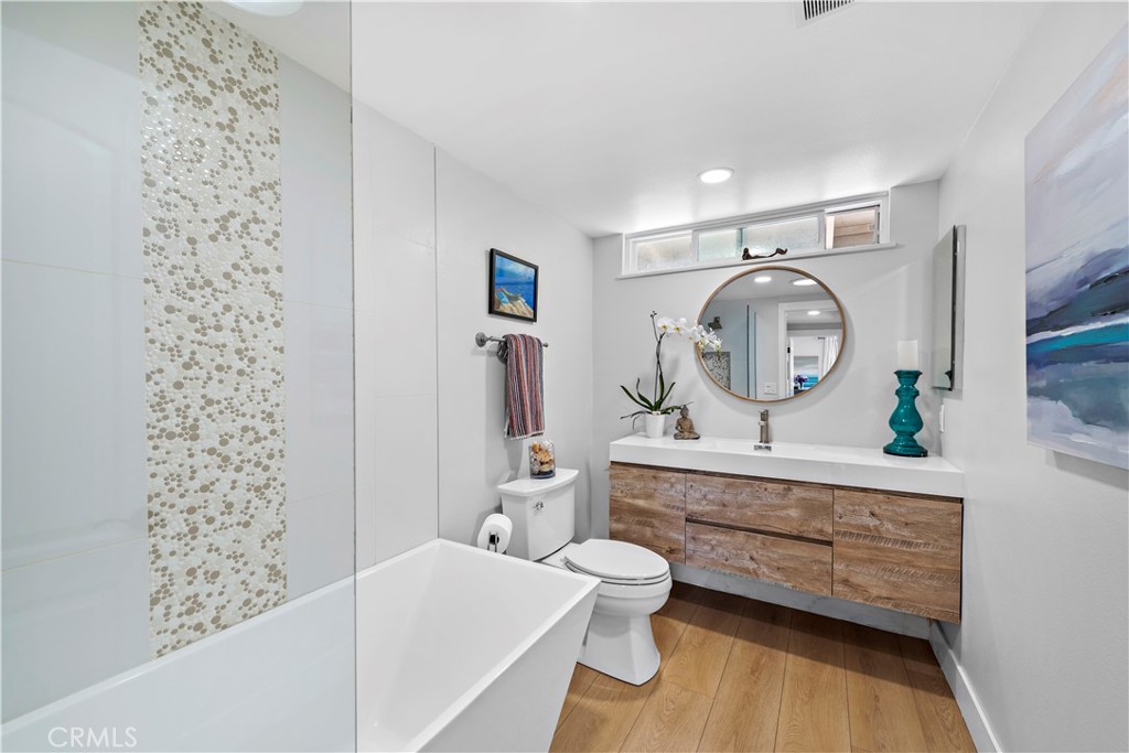 Ce894bef 0985 43de 9fc2 E75e918c2fbc