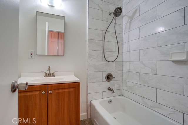 650 W Florence Avenue, La Habra CA: https://media.crmls.org/medias/ce8a1d5e-92a2-498b-8e9d-a6a916d55e48.jpg