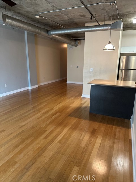 645 W 9th Street, Los Angeles CA: https://media.crmls.org/medias/ce8b0b72-d1a4-4bd0-87c8-023c94ffb88b.jpg