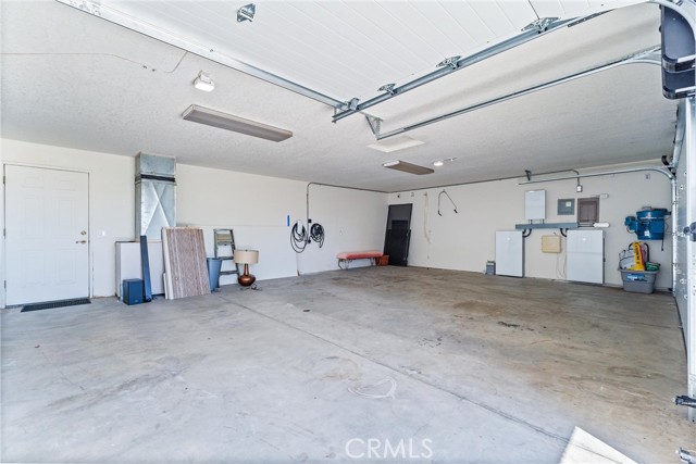 1045 E Deepak Road, Palm Springs CA: https://media.crmls.org/medias/ce8b0fcc-c005-480b-80d6-991ea5dbfb47.jpg