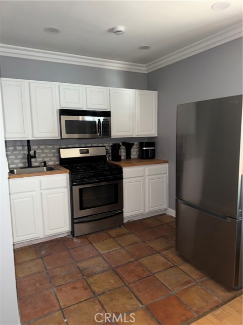 Detail Gallery Image 5 of 23 For 9031 Phyllis Ave #6,  West Hollywood,  CA 90069 - 1 Beds | 1 Baths