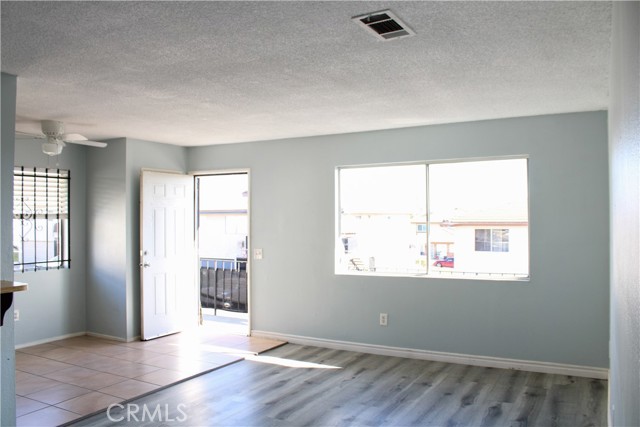 Detail Gallery Image 3 of 8 For 3471 20th, Highland,  CA 92346 - 2 Beds | 1 Baths