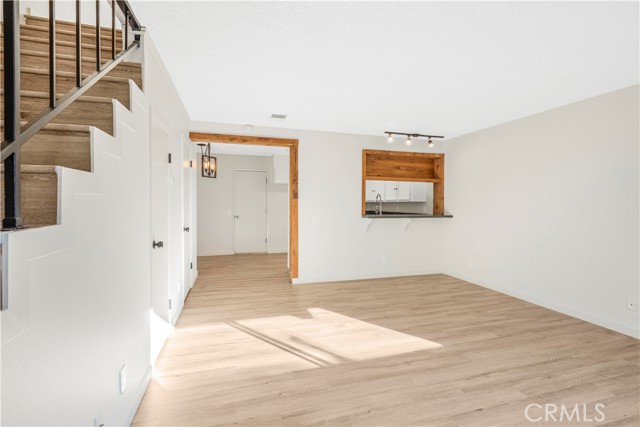 Detail Gallery Image 2 of 22 For 1315 W Cypress Ave #C2,  Lompoc,  CA 93436 - 2 Beds | 1/1 Baths