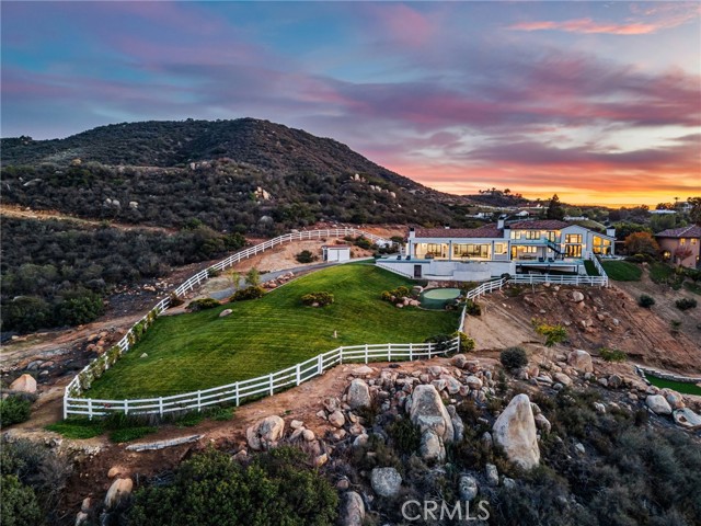 Detail Gallery Image 2 of 69 For 37730 via Baya, Murrieta,  CA 92562 - 7 Beds | 7/2 Baths