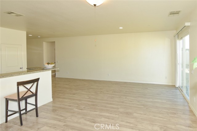 Detail Gallery Image 12 of 52 For 2064 Radiant Cir, San Jacinto,  CA 92582 - 5 Beds | 2/1 Baths