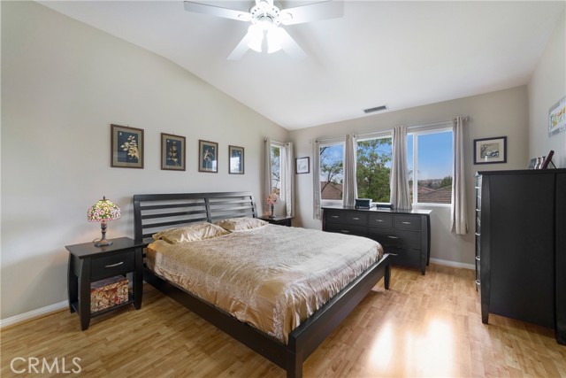 13 Arborside Way, Mission Viejo CA: https://media.crmls.org/medias/ce8cd197-aa07-4330-ae18-3cf61edf0a47.jpg