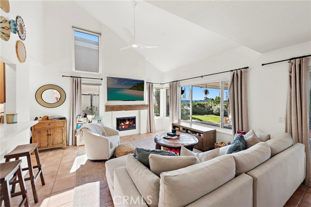 2415 Camino Bucanero, San Clemente CA: https://media.crmls.org/medias/ce8d1a6f-7469-40ad-8b9b-0e98ee67b607.jpg
