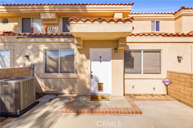 43413 30th W Street, Lancaster CA: https://media.crmls.org/medias/ce8d5296-b95a-41ab-8d55-982e2caaa8dd.jpg