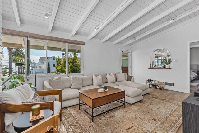 Detail Gallery Image 5 of 16 For 303 Marguerite Ave #C,  Corona Del Mar,  CA 92625 - 2 Beds | 1 Baths
