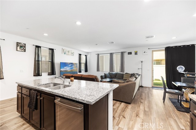 Detail Gallery Image 13 of 41 For 29587 Winterstorm Ct, Winchester,  CA 92596 - 3 Beds | 2/1 Baths