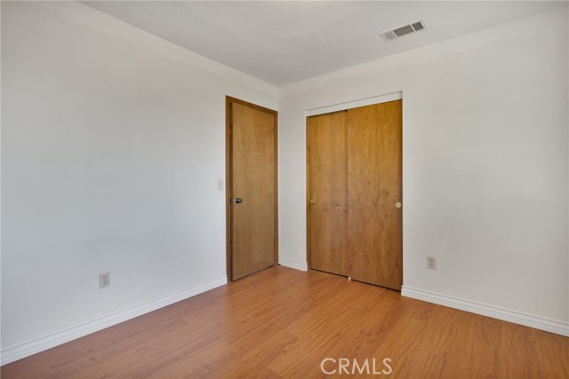 15457 Washoan, Apple Valley CA: https://media.crmls.org/medias/ce8fcbb4-b921-4549-928e-bcea1f6a866d.jpg