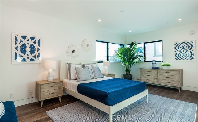 1635 Palm Drive, Hermosa Beach, California 90254, 4 Bedrooms Bedrooms, ,3 BathroomsBathrooms,Residential,Sold,Palm,SB17135203