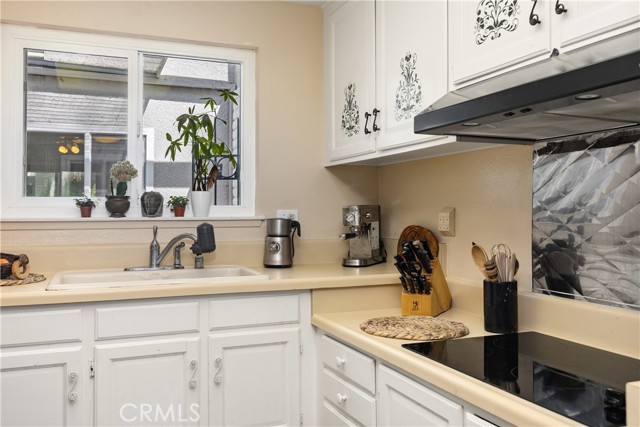 Detail Gallery Image 18 of 34 For 2011 via Mariposa West a,  Laguna Woods,  CA 92637 - 3 Beds | 2 Baths