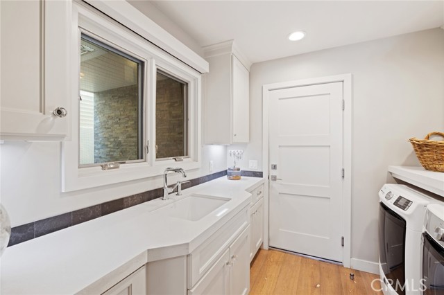 Detail Gallery Image 16 of 26 For 219 Diamond Ave, Newport Beach,  CA 92662 - 3 Beds | 3 Baths