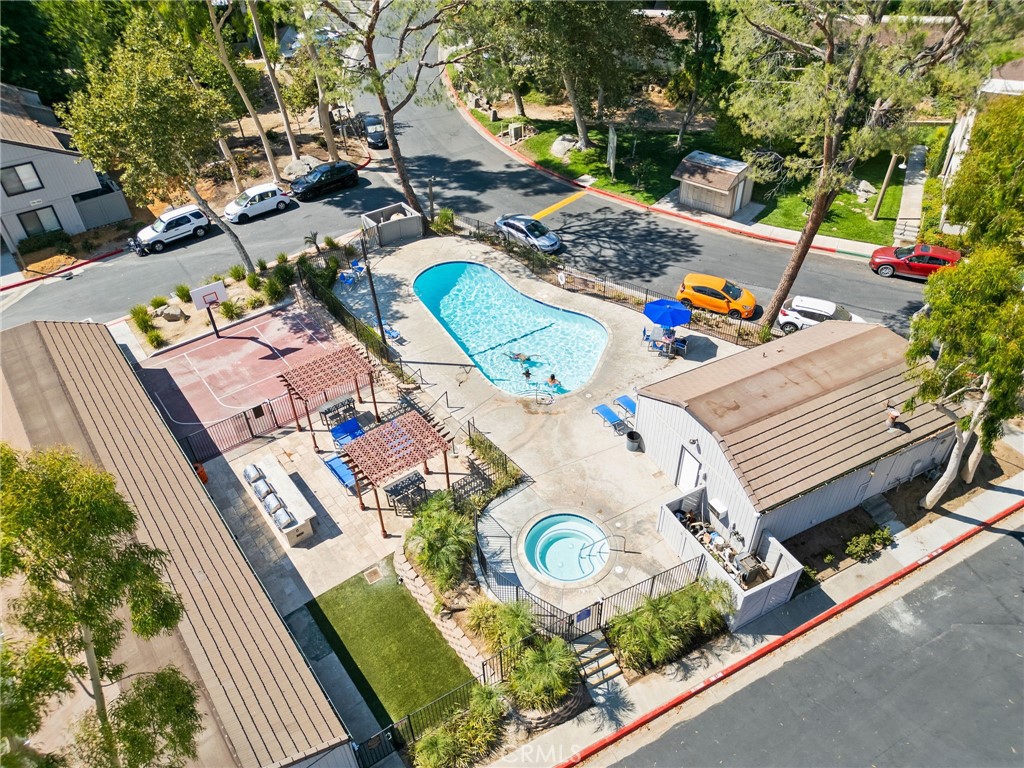 https://media.crmls.org/medias/ce92dbf7-2d0c-4a98-8f0a-28991d64d24d.jpg?preset=X-Large