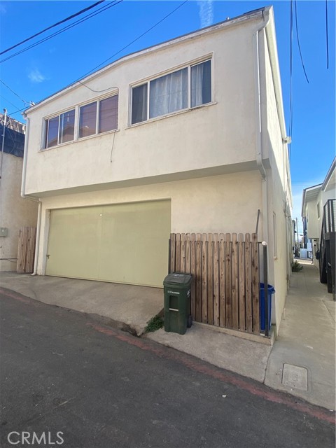135 28th Street, Hermosa Beach CA: https://media.crmls.org/medias/ce932965-12ae-4327-8687-64bac1eeb238.jpg