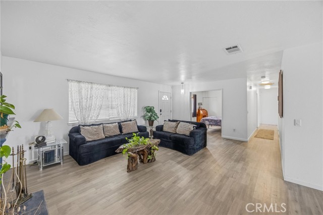 Detail Gallery Image 12 of 49 For 13422 Nicola, Apple Valley,  CA 92308 - 4 Beds | 2 Baths