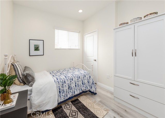 6051 Summerdale Drive, Huntington Beach CA: https://media.crmls.org/medias/ce941c3d-b1f7-4eaa-87fd-ec4ec43d5314.jpg
