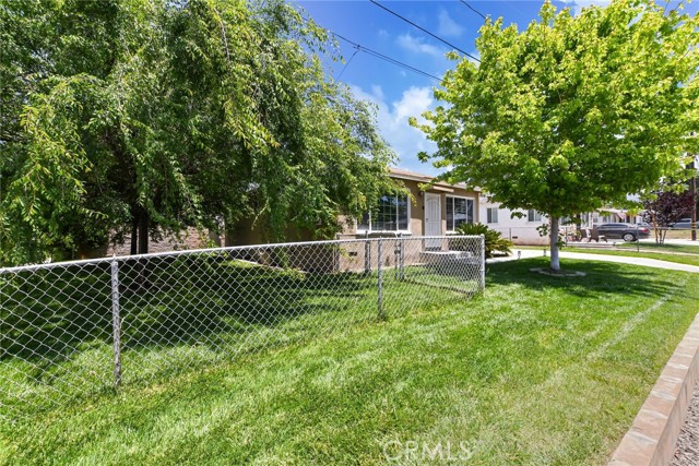 34510 Avenue B, Yucaipa CA: https://media.crmls.org/medias/ce942ab3-c69a-4814-9b0a-7bacd39ddd3b.jpg