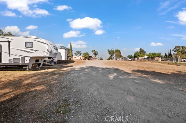35141 Bayless Road, Wildomar CA: https://media.crmls.org/medias/ce94b92f-7b0d-4d47-811e-c28e80ae5924.jpg