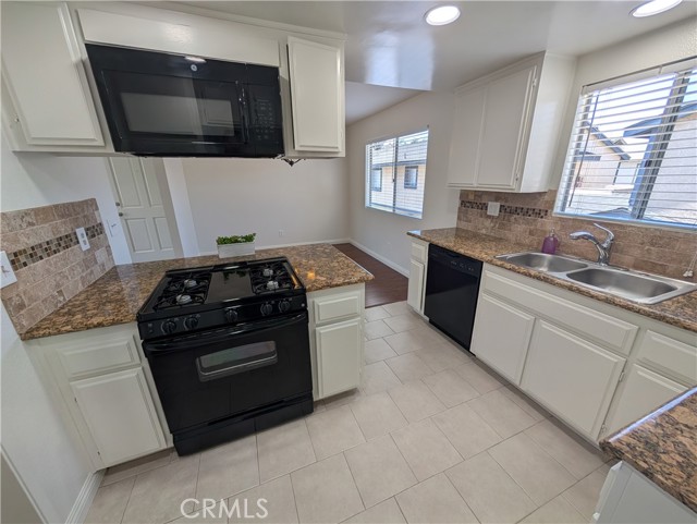 529 E Colorado Boulevard, Monrovia CA: https://media.crmls.org/medias/ce956abb-80bc-4aa4-a033-d72343542d33.jpg