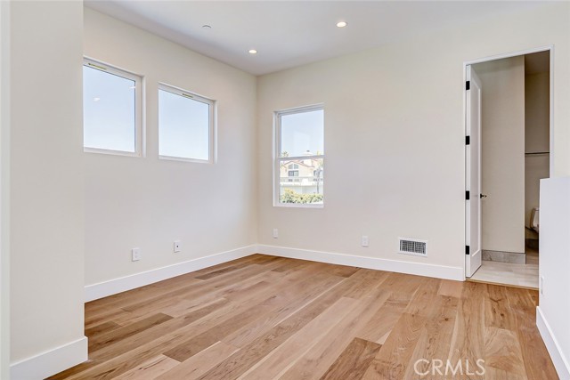 Detail Gallery Image 27 of 31 For 224 N Juanita Ave a,  Redondo Beach,  CA 90277 - 4 Beds | 4/1 Baths