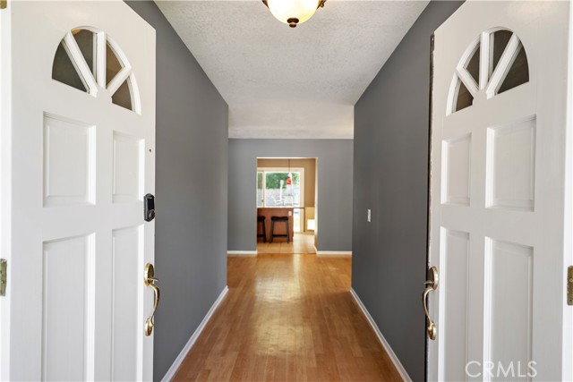 6120 Hedgewall Drive, Westlake Village CA: https://media.crmls.org/medias/ce970d56-c21a-49b5-9a75-631f939635e3.jpg