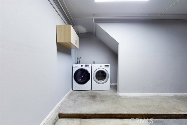 Detail Gallery Image 36 of 38 For 10504 Sunland Blvd Bld #5,  Sunland,  CA 91040 - 2 Beds | 2 Baths