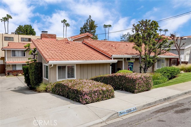 1201 11th Street, Manhattan Beach, California 90266, 3 Bedrooms Bedrooms, ,2 BathroomsBathrooms,Residential,Sold,11th,IN23069299