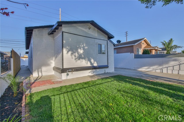 9218 Hooper Avenue, Los Angeles CA: https://media.crmls.org/medias/ce98a083-1aad-4478-920e-8eb615cccc7f.jpg