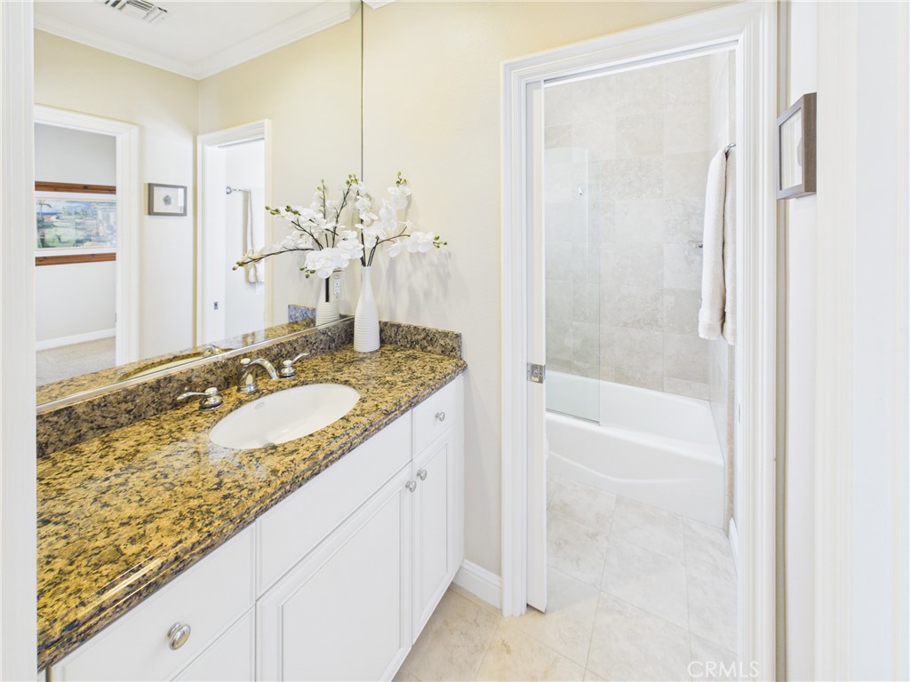 MLS #OC26138330 image #22