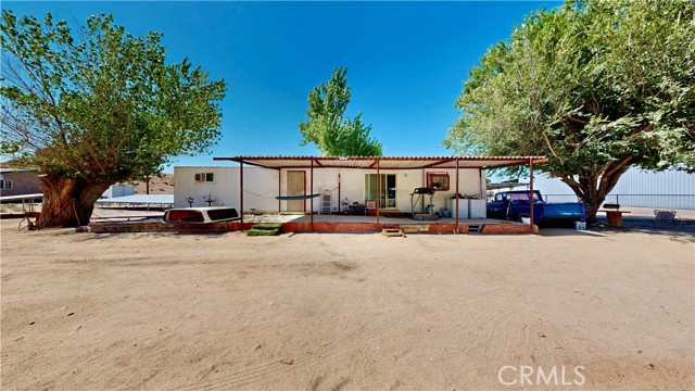 9983 Choiceana Avenue, Hesperia CA: https://media.crmls.org/medias/ce9b8c4d-485c-4414-a05a-5b7f94a816b5.jpg