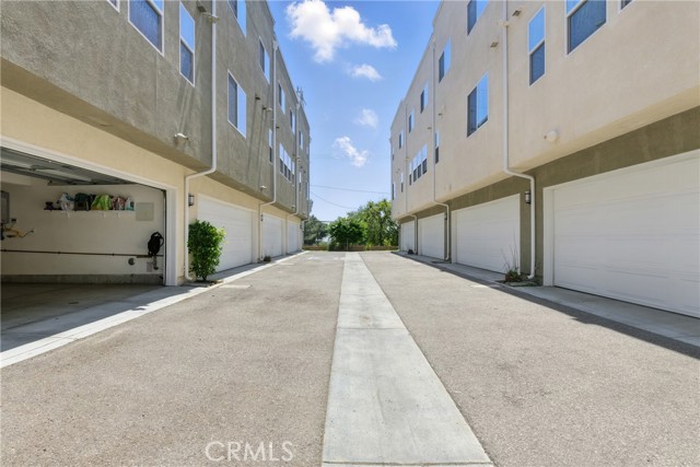 13238 Klein Court, Sylmar CA: https://media.crmls.org/medias/ce9bff4a-9efc-4ddf-821f-4d0910b069df.jpg
