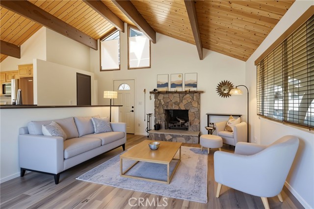 2395 Hunsaker Drive, Running Springs CA: https://media.crmls.org/medias/ce9c82ba-3043-4469-afde-996ff9b6c93f.jpg