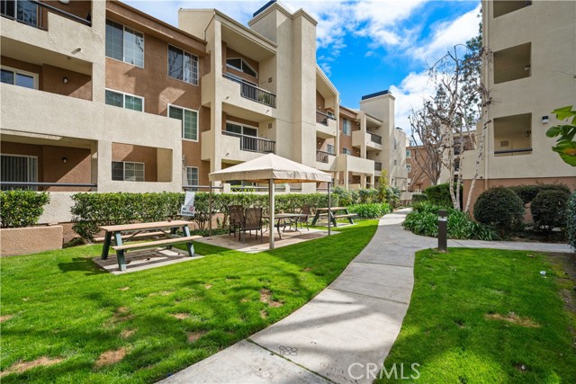 Detail Gallery Image 22 of 32 For 5510 Owensmouth Ave #218,  Woodland Hills,  CA 91367 - 1 Beds | 1 Baths