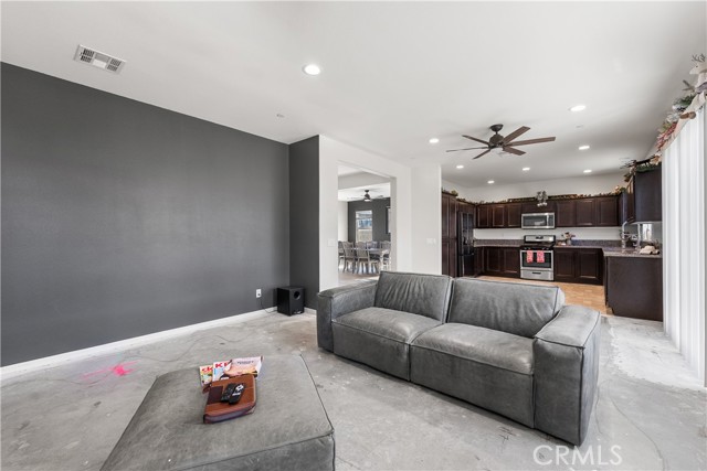 Detail Gallery Image 25 of 60 For 2517 San Madrid, Rosamond,  CA 93560 - 3 Beds | 2/1 Baths