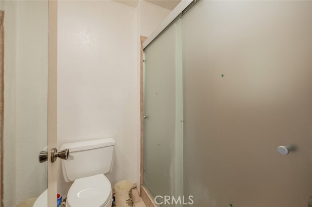 Detail Gallery Image 27 of 28 For 1745 Holly Dr #201,  Glendale,  CA 91206 - 3 Beds | 2 Baths