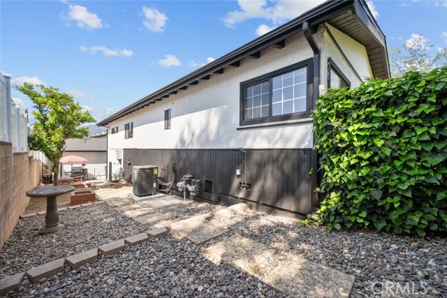 2920 Fairmount Avenue, La Crescenta CA: https://media.crmls.org/medias/ce9eb02c-fdf1-4e0a-b16d-b2974c075a1b.jpg
