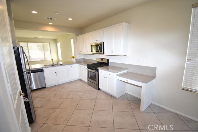 Detail Gallery Image 13 of 30 For 18929 Lariat St, Apple Valley,  CA 92308 - 2 Beds | 2 Baths