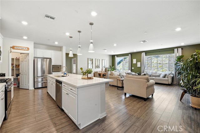 Detail Gallery Image 7 of 34 For 41018 Chambord Dr, Lake Elsinore,  CA 92532 - 4 Beds | 2 Baths