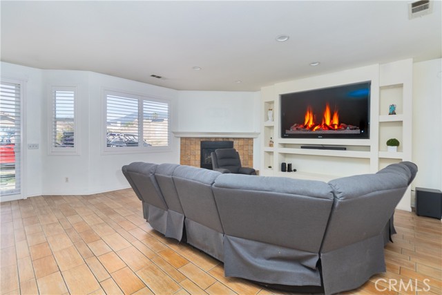 Detail Gallery Image 15 of 34 For 6654 N Ofelia, San Bernardino,  CA 92407 - 4 Beds | 2 Baths