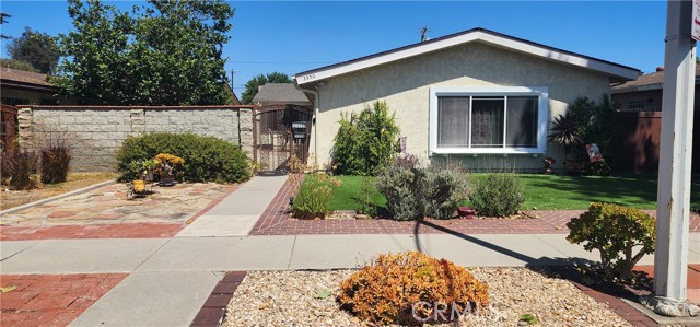 3350 Myrtle Avenue, Signal Hill CA: https://media.crmls.org/medias/cea17ef3-081c-4433-857d-c3adf1d5ab2b.jpg