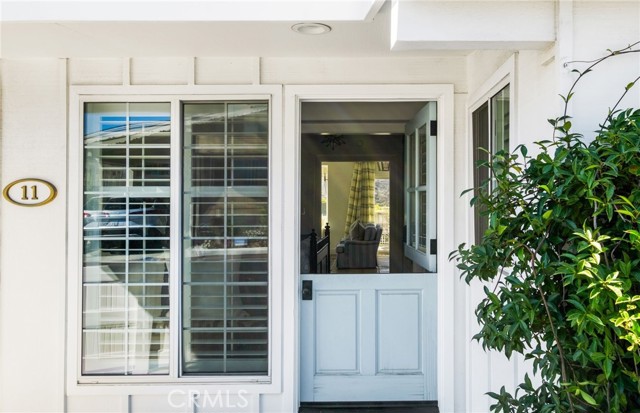 Detail Gallery Image 6 of 35 For 11 Saratoga, Newport Beach,  CA 92660 - 2 Beds | 2/1 Baths