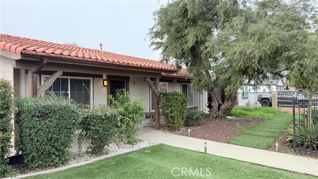 Detail Gallery Image 4 of 6 For 5895 Snowgrass, Jurupa Valley,  CA 92509 - 4 Beds | 2 Baths