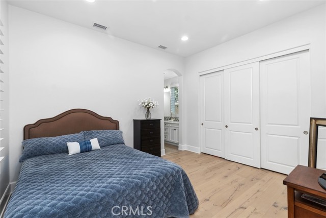 4762 Oceanridge Drive, Huntington Beach CA: https://media.crmls.org/medias/cea2a7e1-8847-4fce-bd80-fdc04336effd.jpg