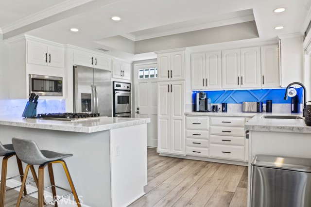 Detail Gallery Image 14 of 57 For 6361 Myrtle Dr, Huntington Beach,  CA 92647 - 4 Beds | 2/1 Baths